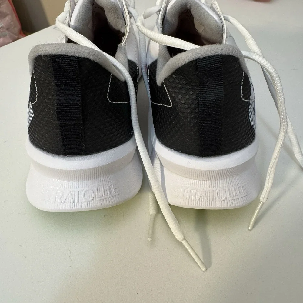 FootJoy Junior Fuel Golf Shoe. Men's  US Size 5 Medium. White, Red, Black